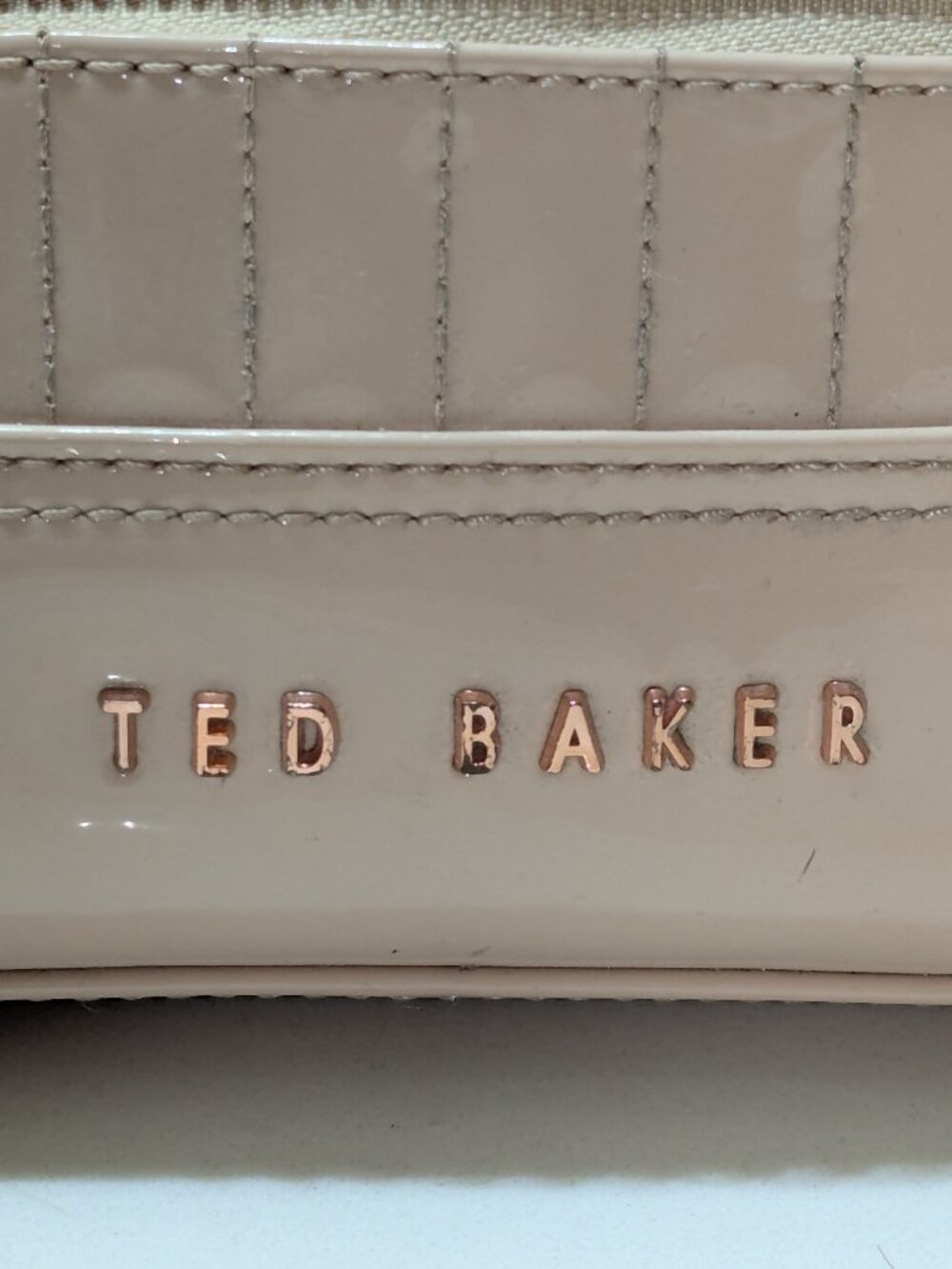 Ted Baker patent leather large bag. EUC! - Picture 2 of 15